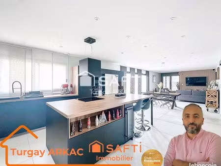 villa 5 pièces 138 m²