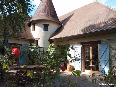 propriété 8 pièces 213 m²