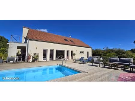 maison 10 pièces 234 m²