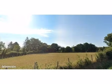 terrain 4 615 m² bazelat