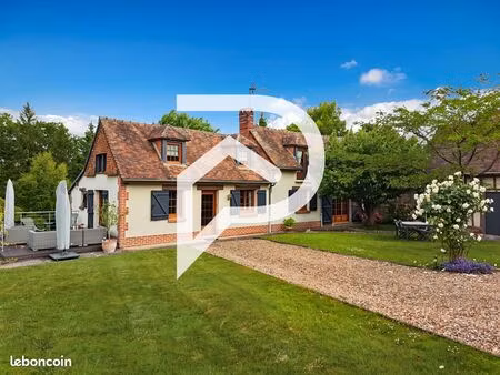 propriété 6 pièces 140 m²