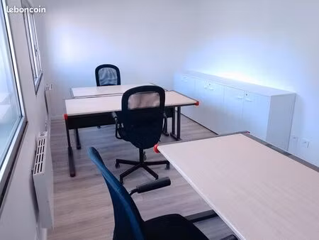 bureau 3/4 postes 18m2 395 ht