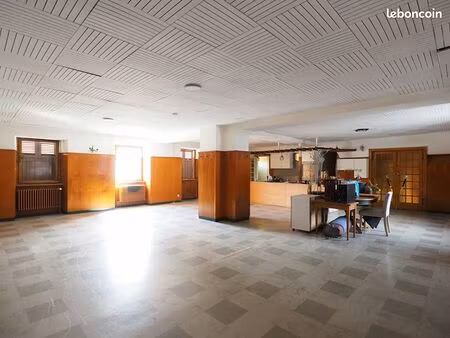 immeuble 23 pièces 500 m²