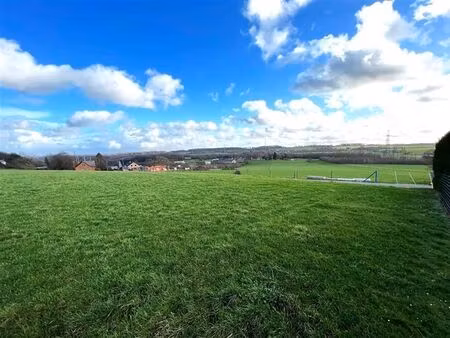 beau terrain d'une superficie de 10 ares