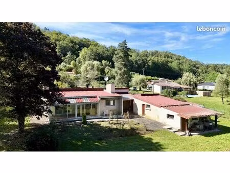 maison 3 pièces 130 m²