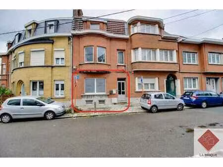 bureau - métier de service - profession libérale