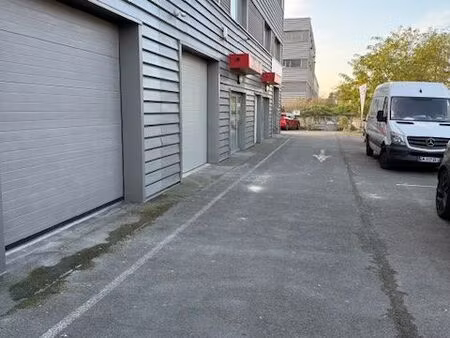 gennevilliers/villeneuve 92 local d'activité 212m²