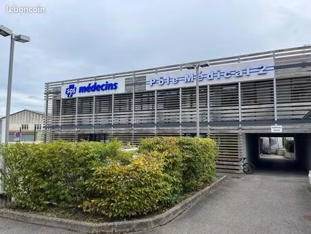 local médical 44 m2-pôle santé-zfu-