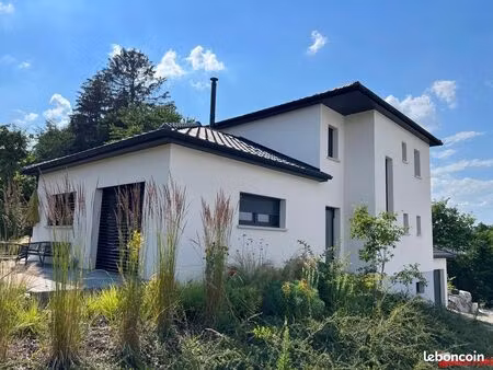 maison 4 pièces 137 m²