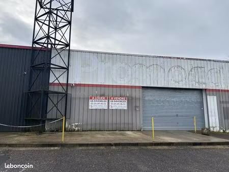 local d'activité 1 663 m²