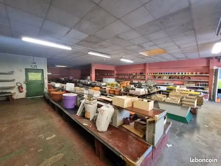 batiment 1 pièce 400 m²