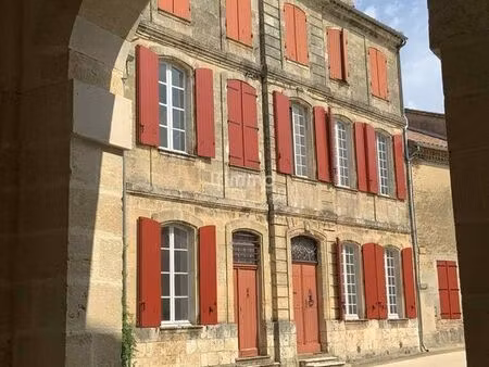 maison 25 pièces 644 m²