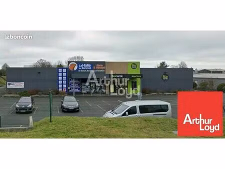 local commercial 1 300 m²