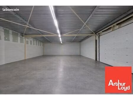 local commercial 1300 m² azay le brule