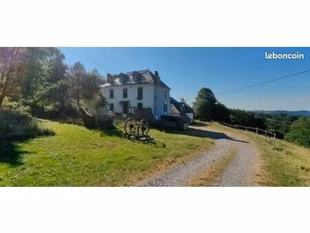 ferme béarnaise sur plus de 6 hectares de terres libres