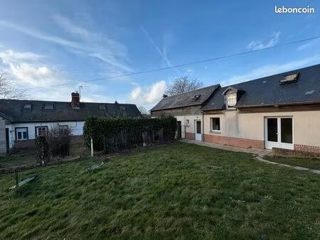 ensemble de 2 maisons avec garages et pâture le tout bati sur env. 6200 m2 à 5 mins de hor