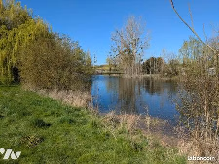 terrain 24100 m² trogues