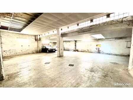 parking/box 501 m² carpentras