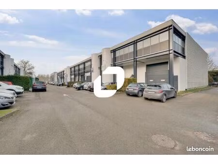 local d'activité 764 m²