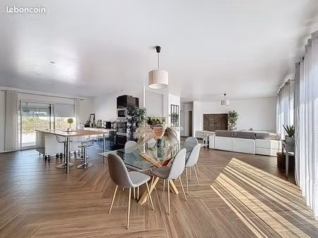 maison 6 pièces 164 m²