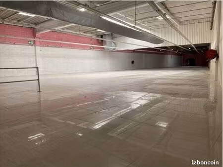 boutique 1203 m² maurepas