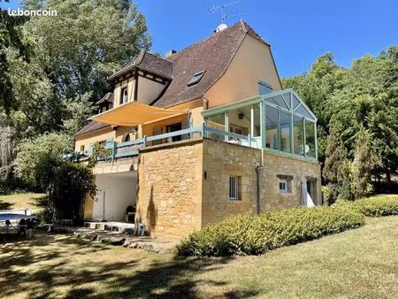 propriété 9 pièces 196 m²