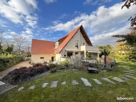 maison 8 pièces 231 m²