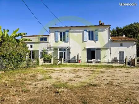 maison 7 pièces 207 m²