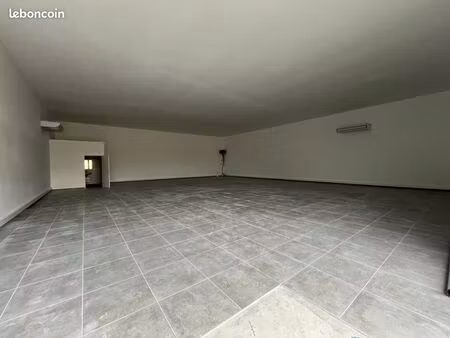 local commercial 259 m²