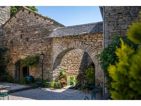 maison de luxe à vendre à sévérac-le-château