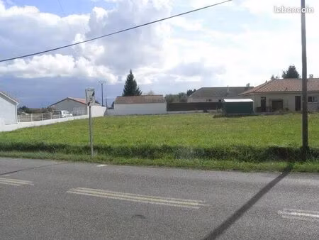 terrain 1084 m² à bâtir - lagarde (65)