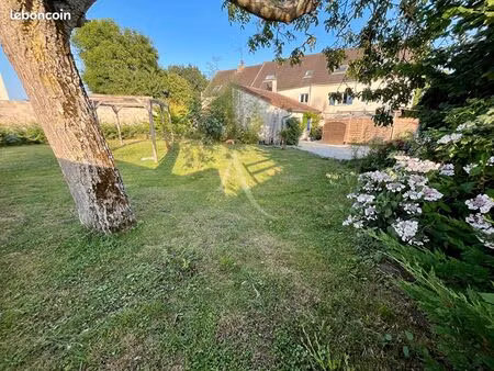 maison 6 pièces 304 m²