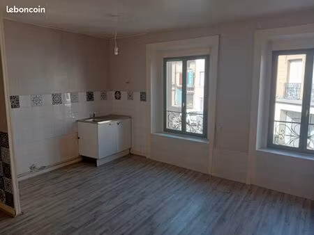 vends appartement t1