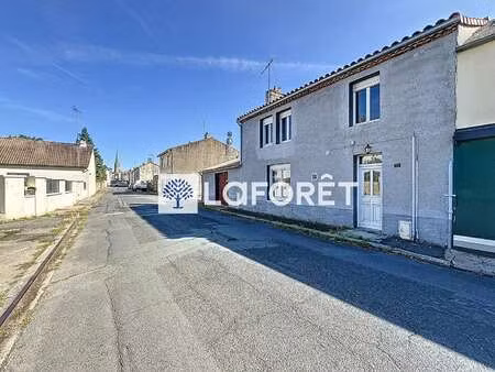 vente maison à nueil-les-aubiers (79250) : à vendre / 134m² nueil-les-aubiers