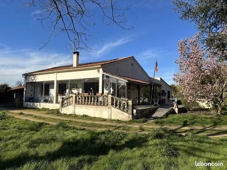 propriété 5 pièces 134 m²