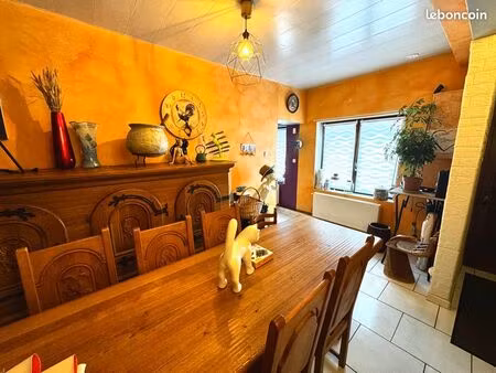 belle maison de ville /3 chambres/veranda/jardin