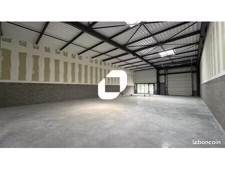 local d'activité 253 m²