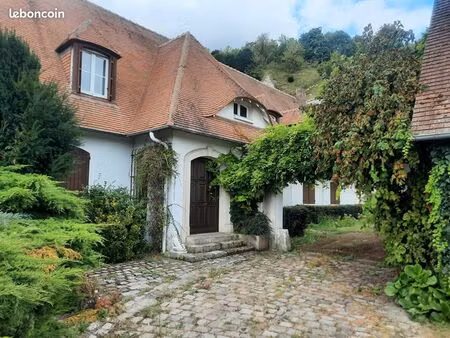 maison 11 pièces 278 m²