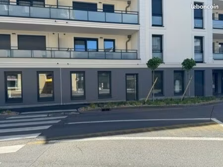 local commercial 96 m²