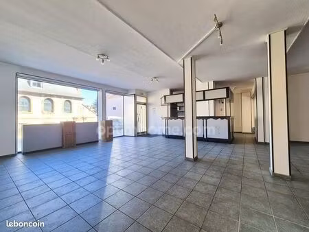 local restaurant 117 m²