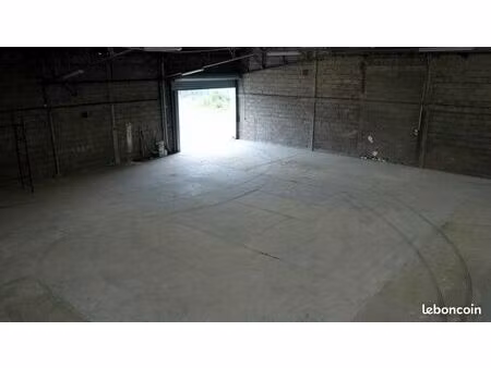 grand entrepôt commercial