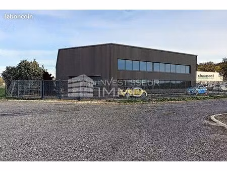 local d'activité 850 m²