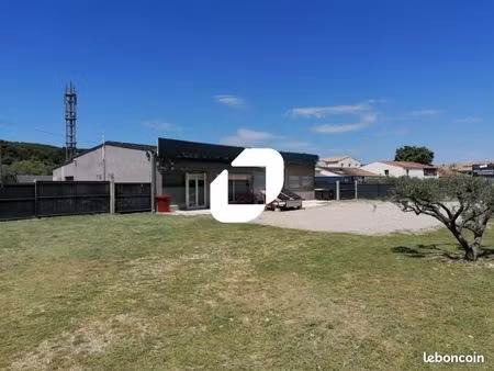 local d'activité 300 m²