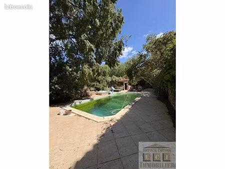 terrain 550 m² poussan