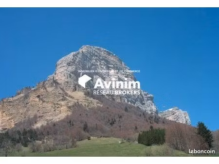 local 140 m² crolles