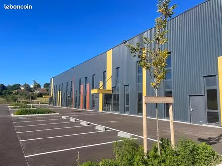 local d'activité 276 m²