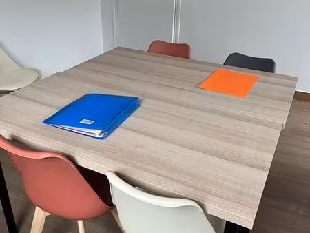 loue bureau prive à la demie- journée ou à la journée