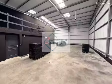 local industriel 441 m²