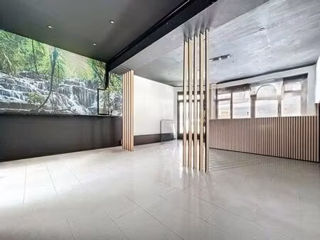 commerce idéalement situé au centre de wavre !