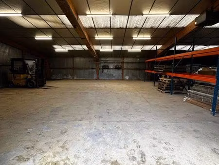 local entrepôt à louer